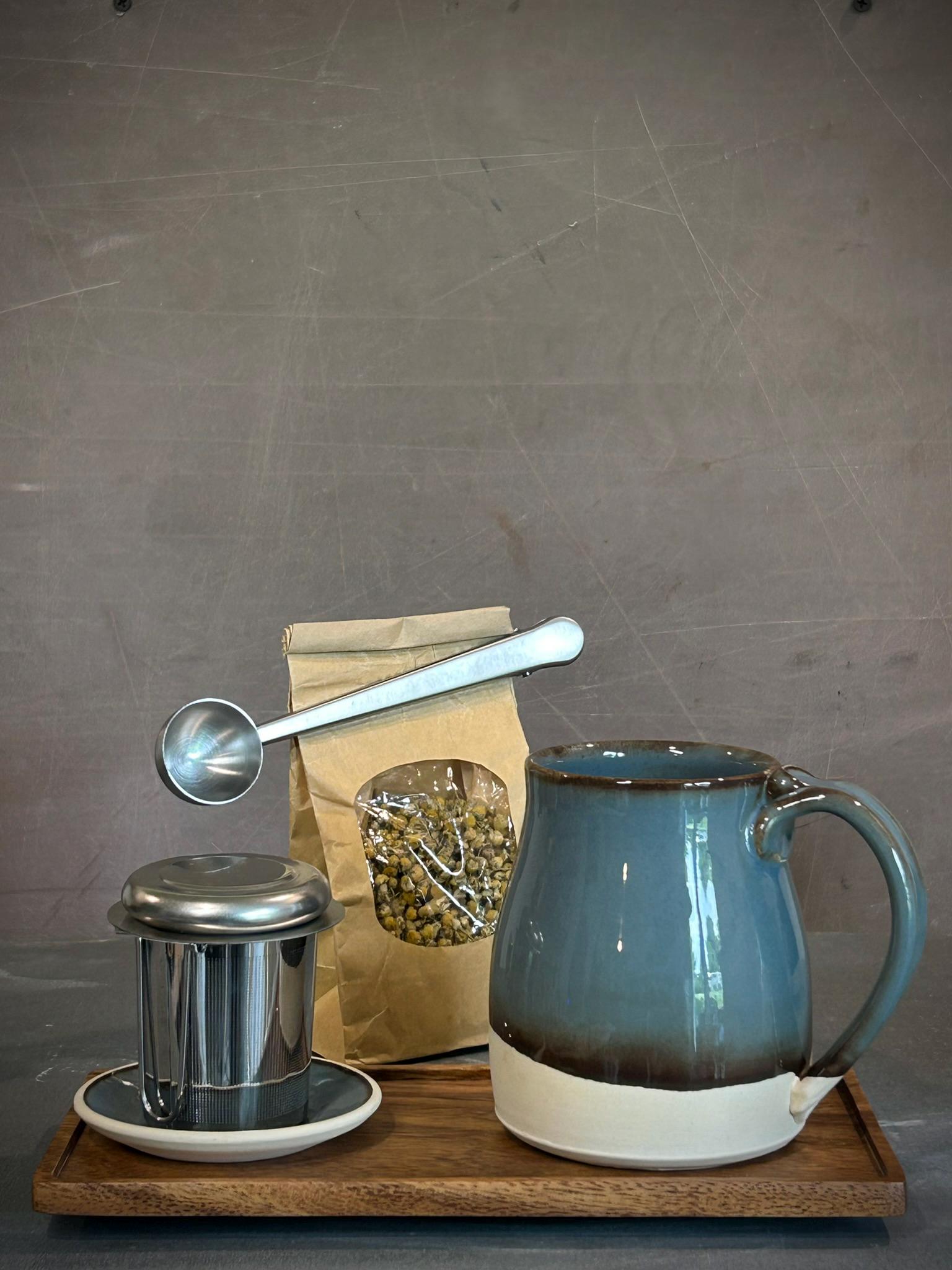 Handmade Loose Leaf Tea Gift Set | Ceramic Bell Mug with Lid, Stainless Steel Infuser, Tea Scoop & Acacia Tray | Riverdrift | GIFT Basket