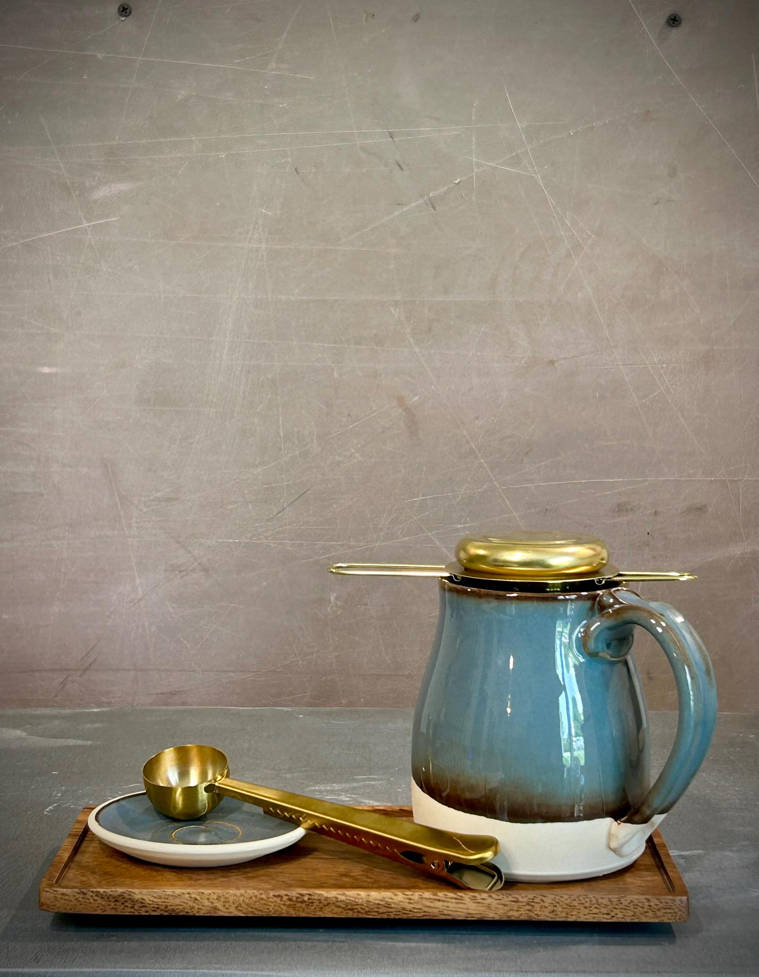 Handmade Loose Leaf Tea Gift Set | Ceramic Bell Mug with Lid, Stainless Steel Infuser, Tea Scoop & Acacia Tray | Riverdrift | GIFT Basket