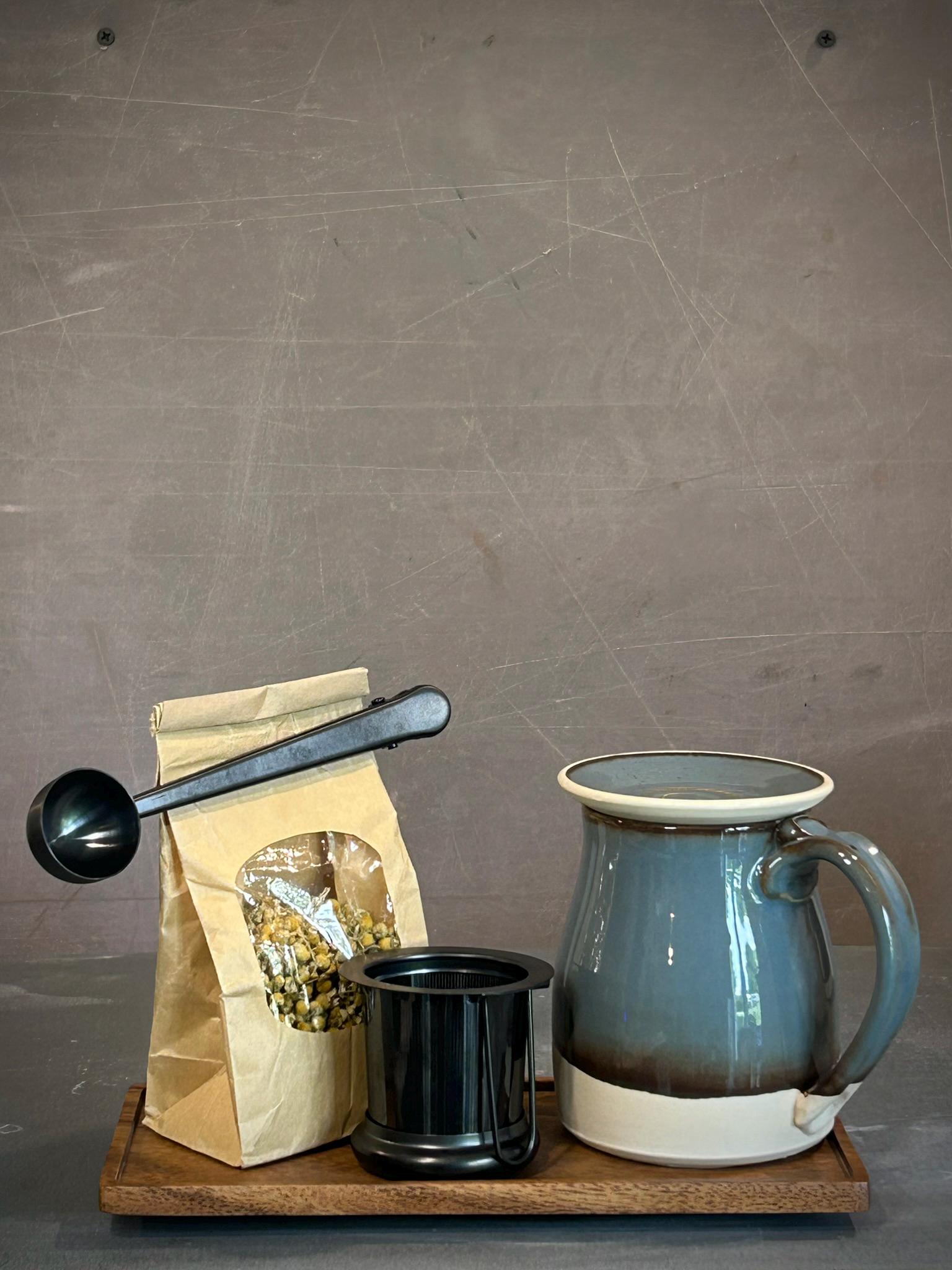 Handmade Loose Leaf Tea Gift Set | Ceramic Bell Mug with Lid, Stainless Steel Infuser, Tea Scoop & Acacia Tray | Riverdrift | GIFT Basket
