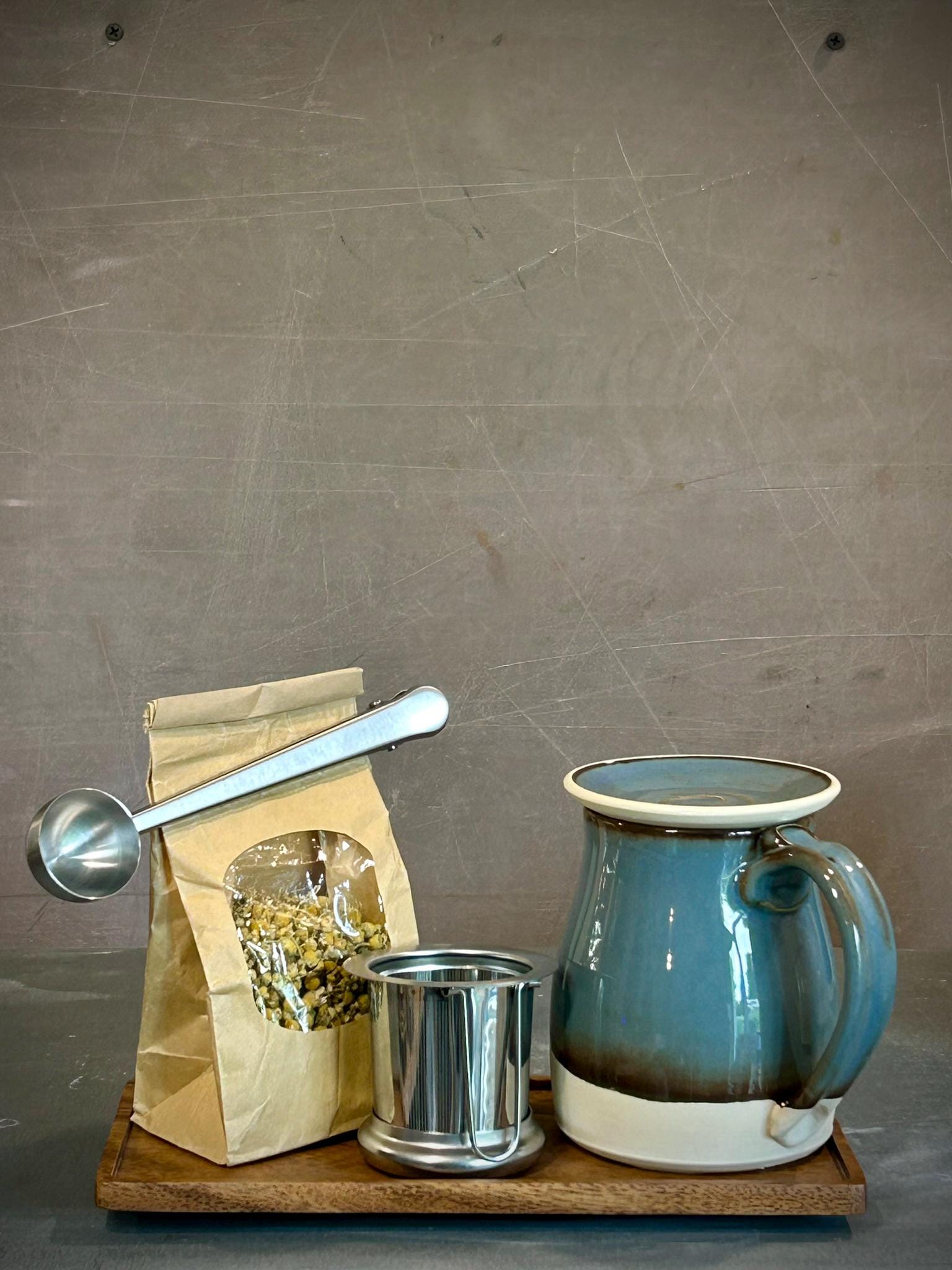 Handmade Loose Leaf Tea Gift Set | Ceramic Bell Mug with Lid, Stainless Steel Infuser, Tea Scoop & Acacia Tray | Riverdrift | GIFT Basket
