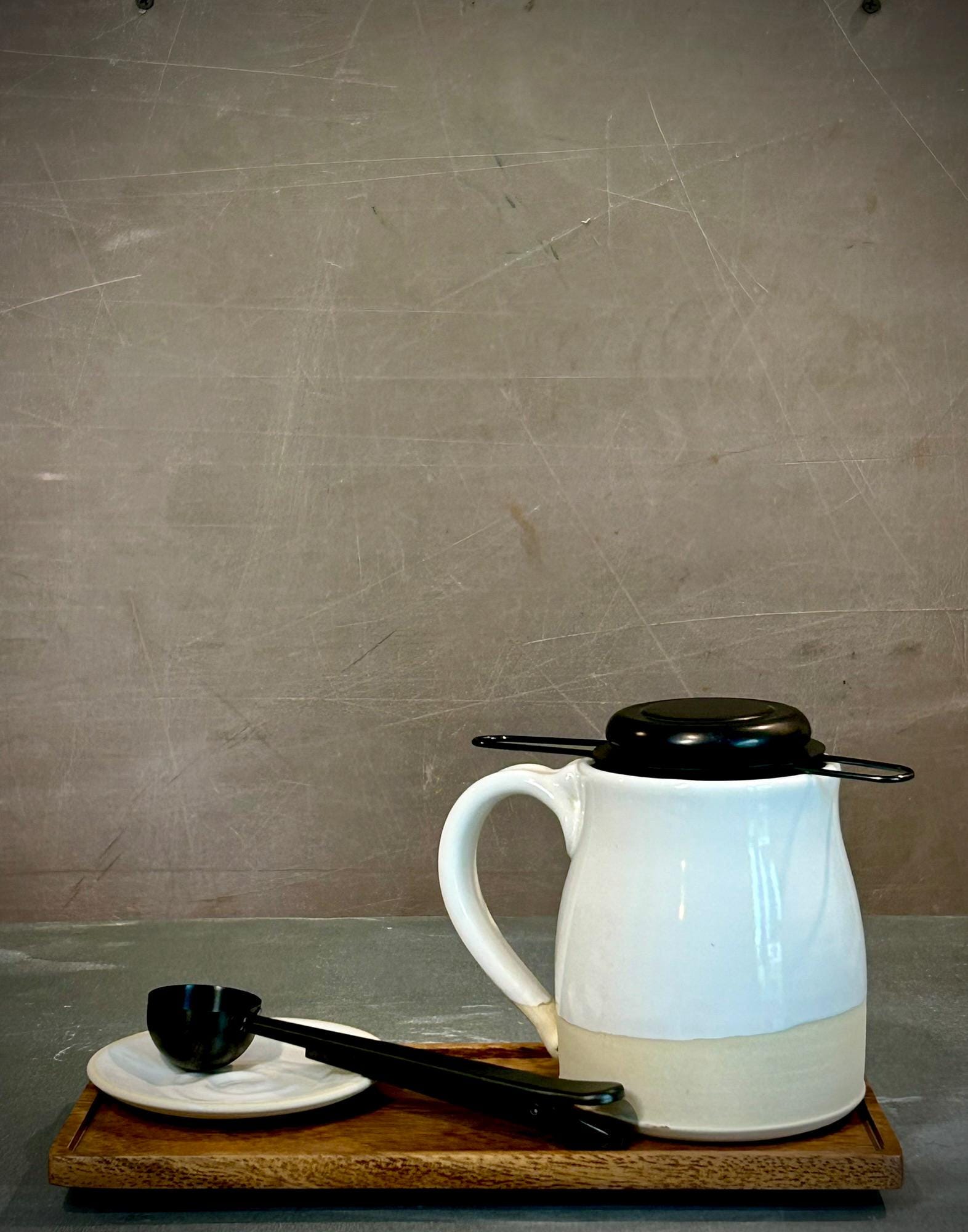 Handmade Loose Leaf Tea Gift Set | Ceramic Bell Mug with Lid, Stainless Steel Infuser, Tea Scoop & Acacia Tray | White Dove