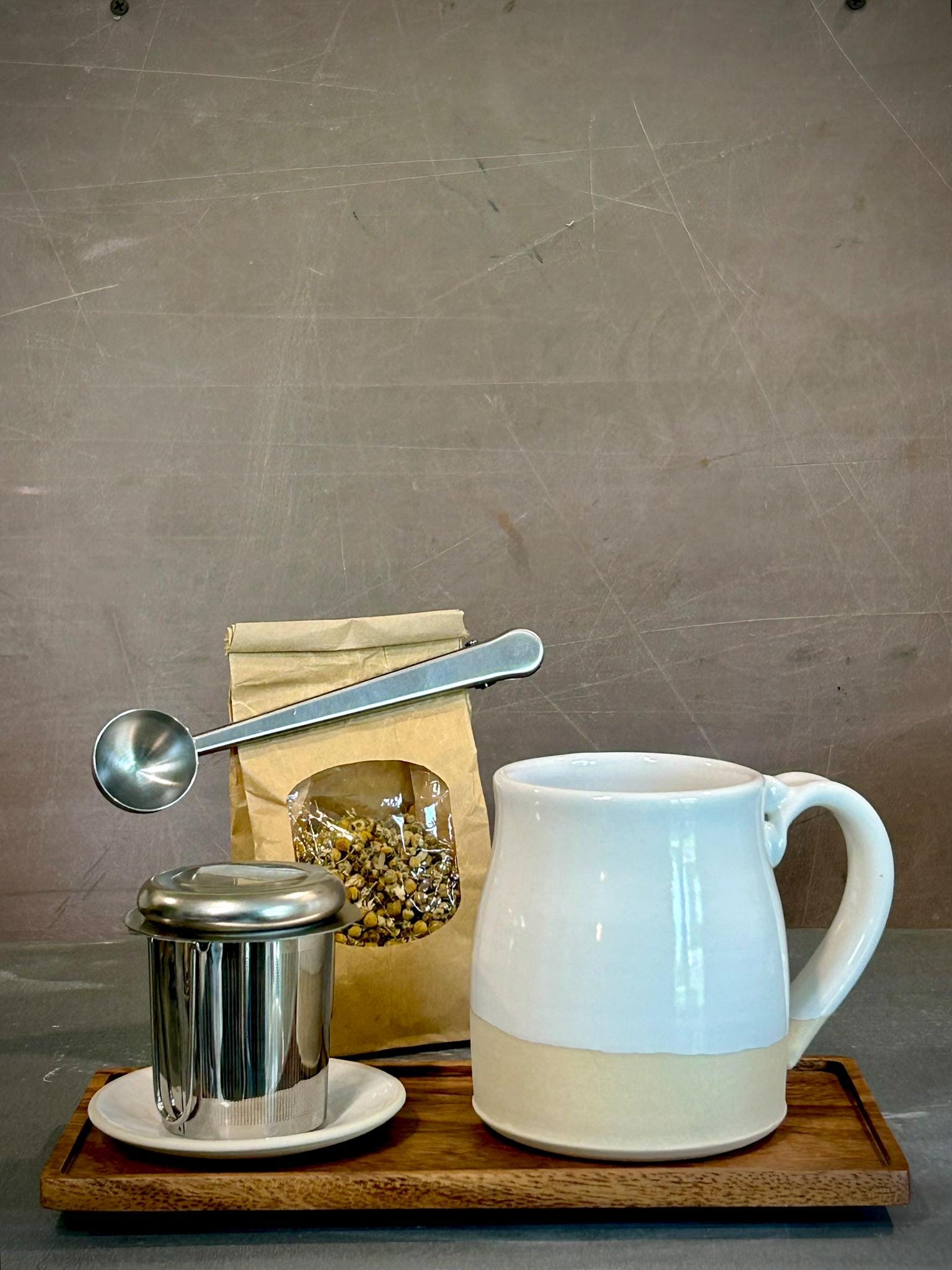 Handmade Loose Leaf Tea Gift Set | Ceramic Bell Mug with Lid, Stainless Steel Infuser, Tea Scoop & Acacia Tray | White Dove