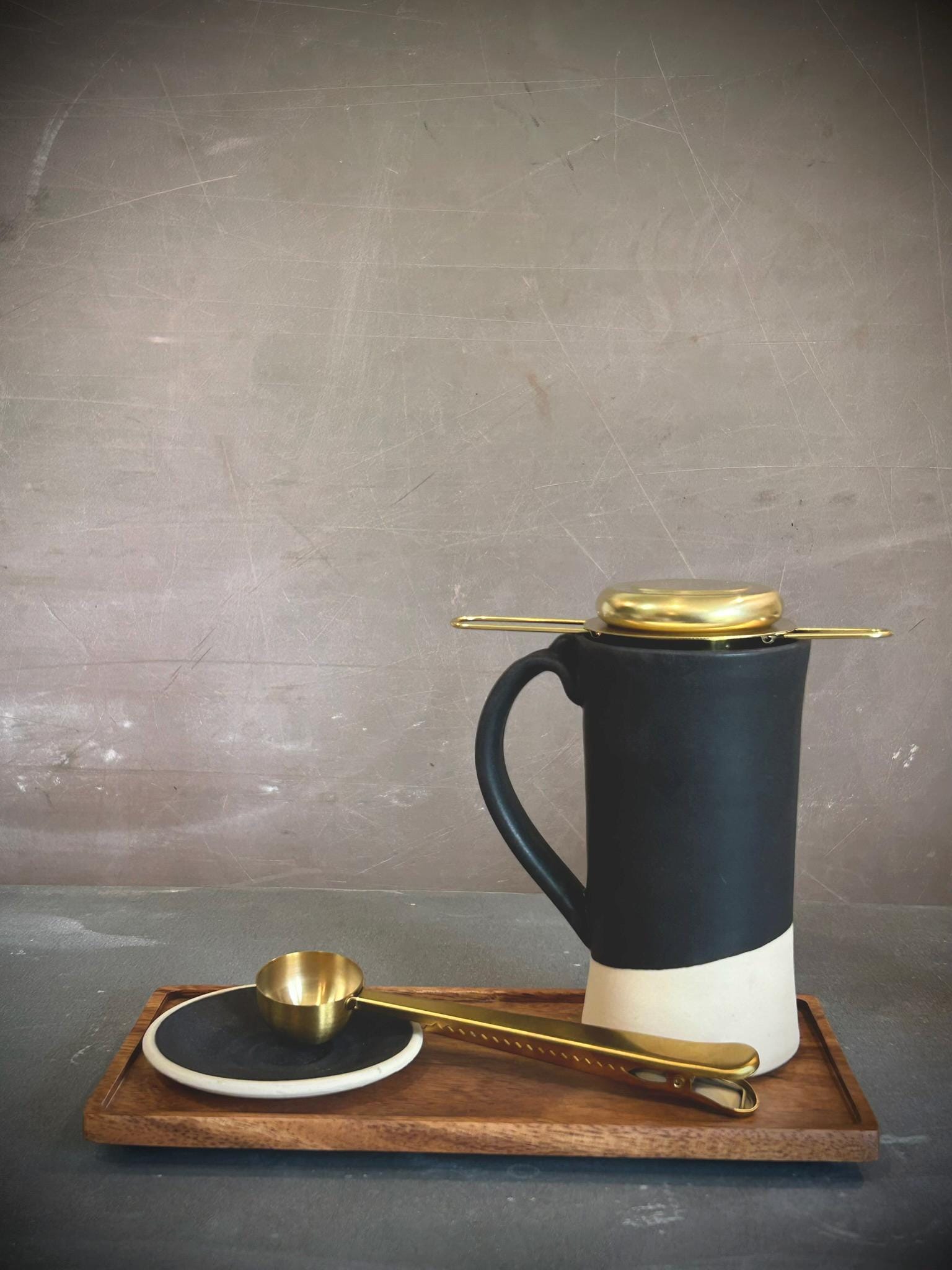 Handmade Loose Leaf Tea Gift Set | Ceramic Tall Mug with Lid, Stainless Steel Infuser, Tea Scoop & Acacia Tray | Blackstone | Gift Basket