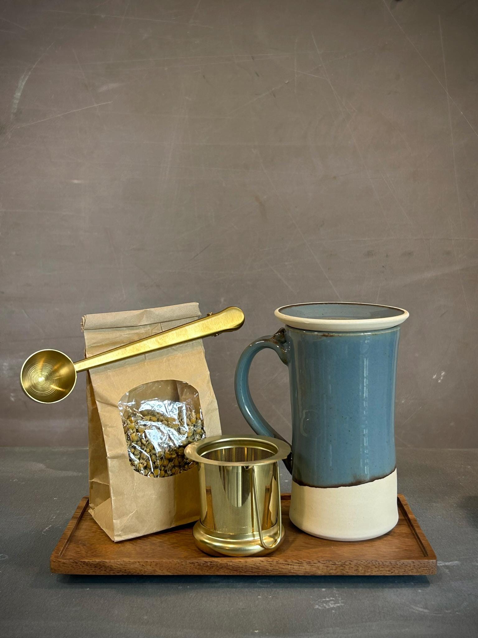 Handmade Loose Leaf Tea Gift Set | Ceramic Tall Mug with Lid, Stainless Steel Infuser, Tea Scoop & Acacia Tray | Riverdrift | Gift Basket