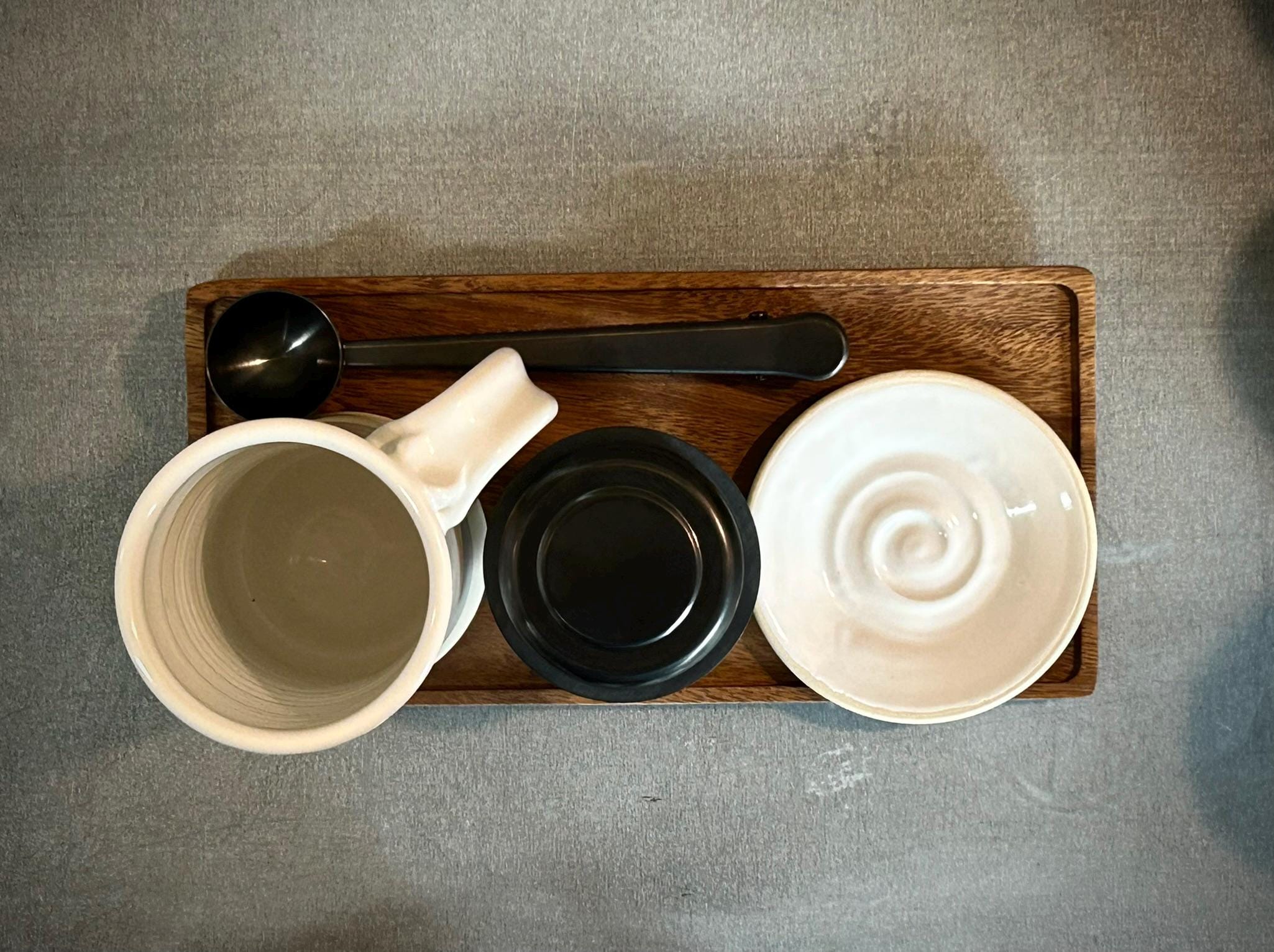 Handmade Loose Leaf Tea Gift Set | Ceramic Tall Mug with Lid, Stainless Steel Infuser, Tea Scoop & Acacia Tray | White Dove | Gift Basket