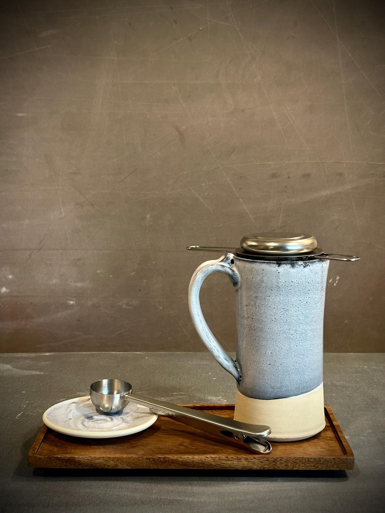 Handmade Loose Leaf Tea Gift Set | Ceramic Tall Mug with Lid, Stainless Steel Infuser, Tea Scoop & Acacia Tray | Linen Gray | Gift Basket