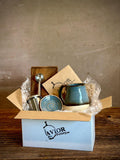 Handmade Loose Leaf Tea Gift Set | Ceramic Bell Mug with Lid, Stainless Steel Infuser, Tea Scoop & Acacia Tray | Riverdrift | GIFT Basket