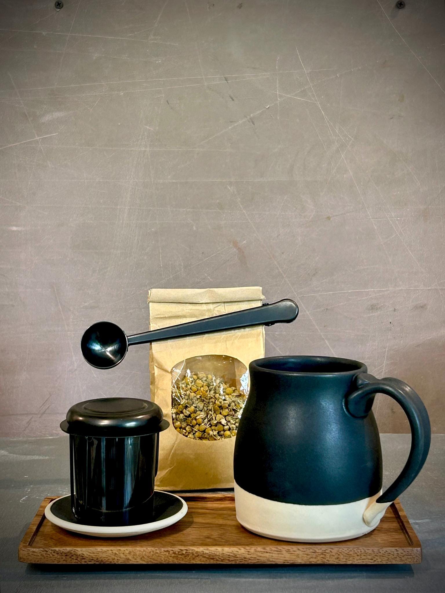 Handmade Loose Leaf Tea Gift Set | Ceramic Bell Mug with Lid, Stainless Steel Infuser, Tea Scoop & Acacia Tray | Blackstone | Gift Basket
