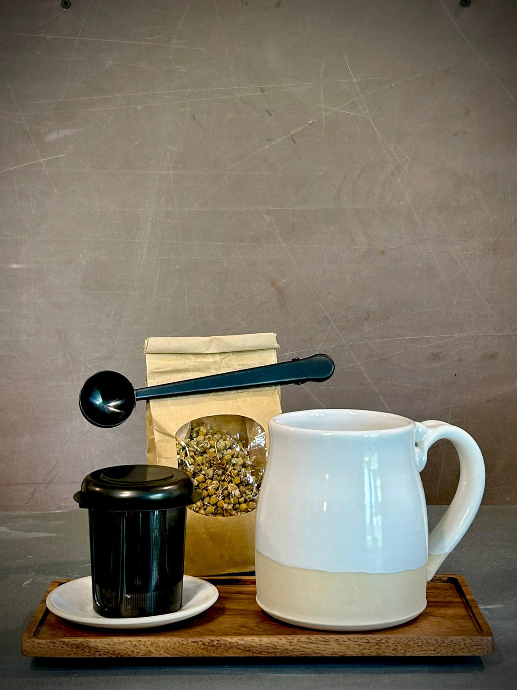 Handmade Loose Leaf Tea Gift Set | Ceramic Bell Mug with Lid, Stainless Steel Infuser, Tea Scoop & Acacia Tray | White Dove
