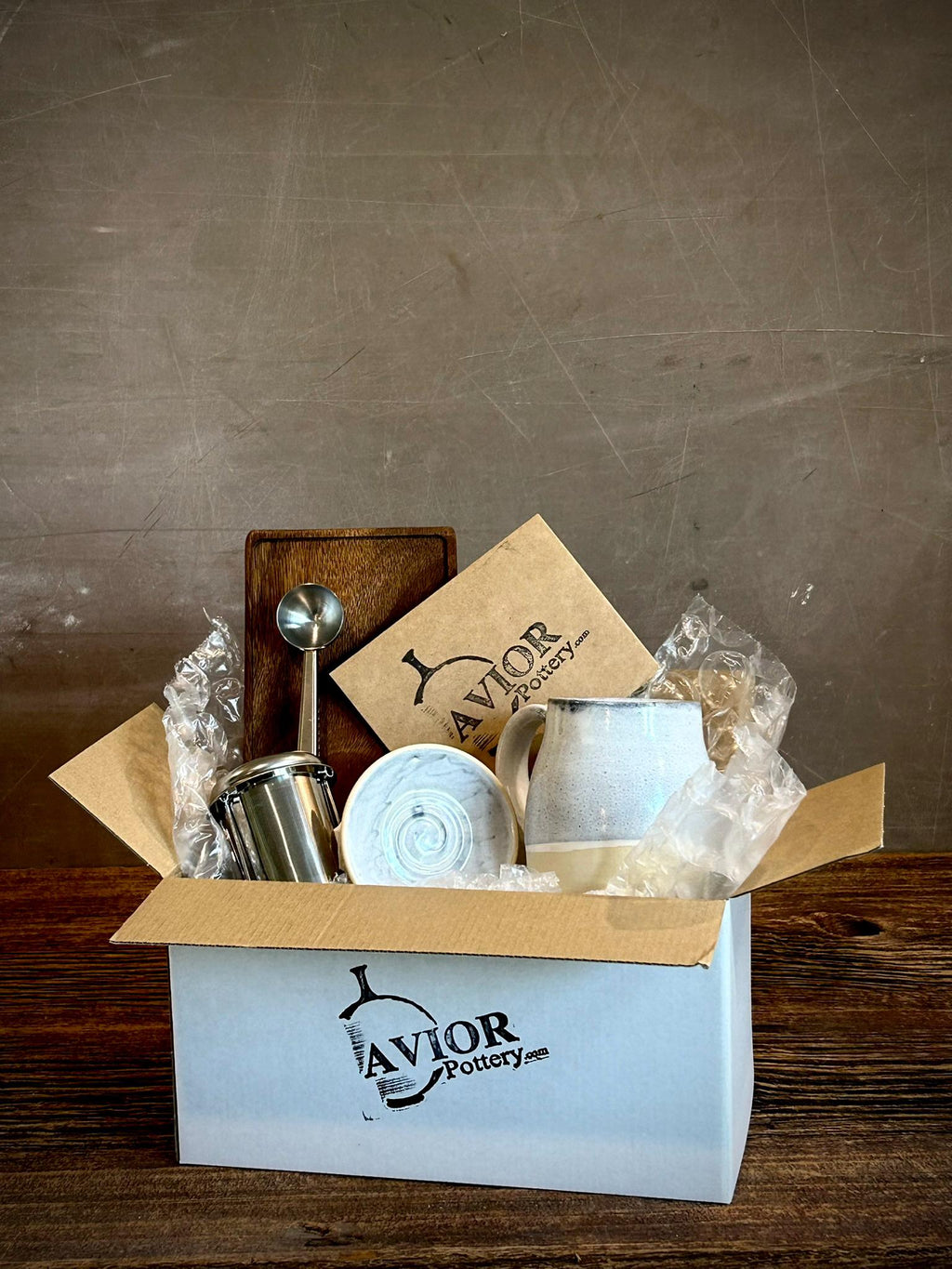 Handmade Loose Leaf Tea Gift Set | Ceramic Bell Mug with Lid, Stainless Steel Infuser, Tea Scoop & Acacia Tray | Linen Gray | Gift Basket