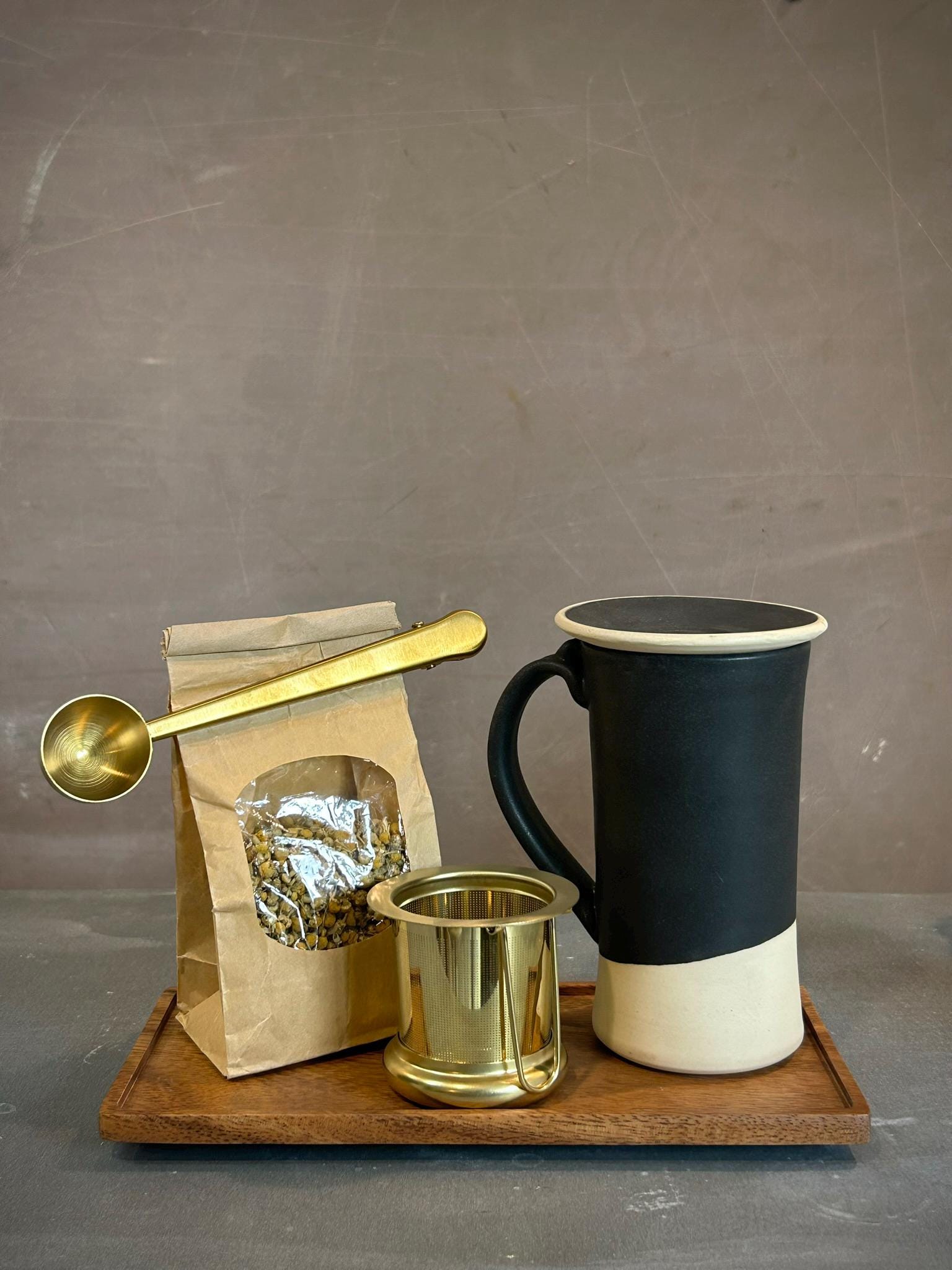 Handmade Loose Leaf Tea Gift Set | Ceramic Tall Mug with Lid, Stainless Steel Infuser, Tea Scoop & Acacia Tray | Blackstone | Gift Basket