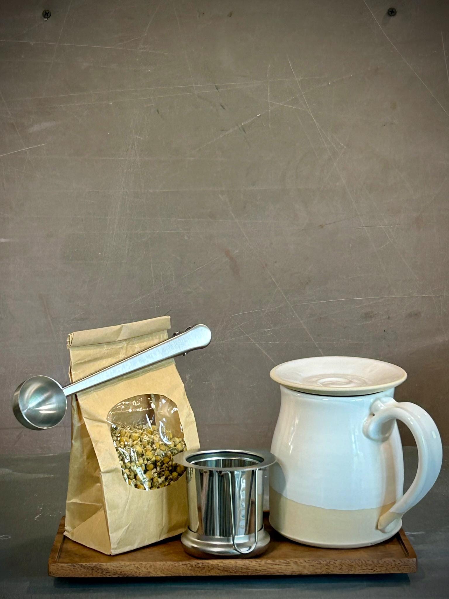 Handmade Loose Leaf Tea Gift Set | Ceramic Bell Mug with Lid, Stainless Steel Infuser, Tea Scoop & Acacia Tray | White Dove