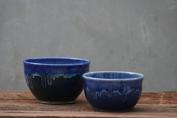 Handthrown Bowl Large and Medium Nesting Snowflake Blue